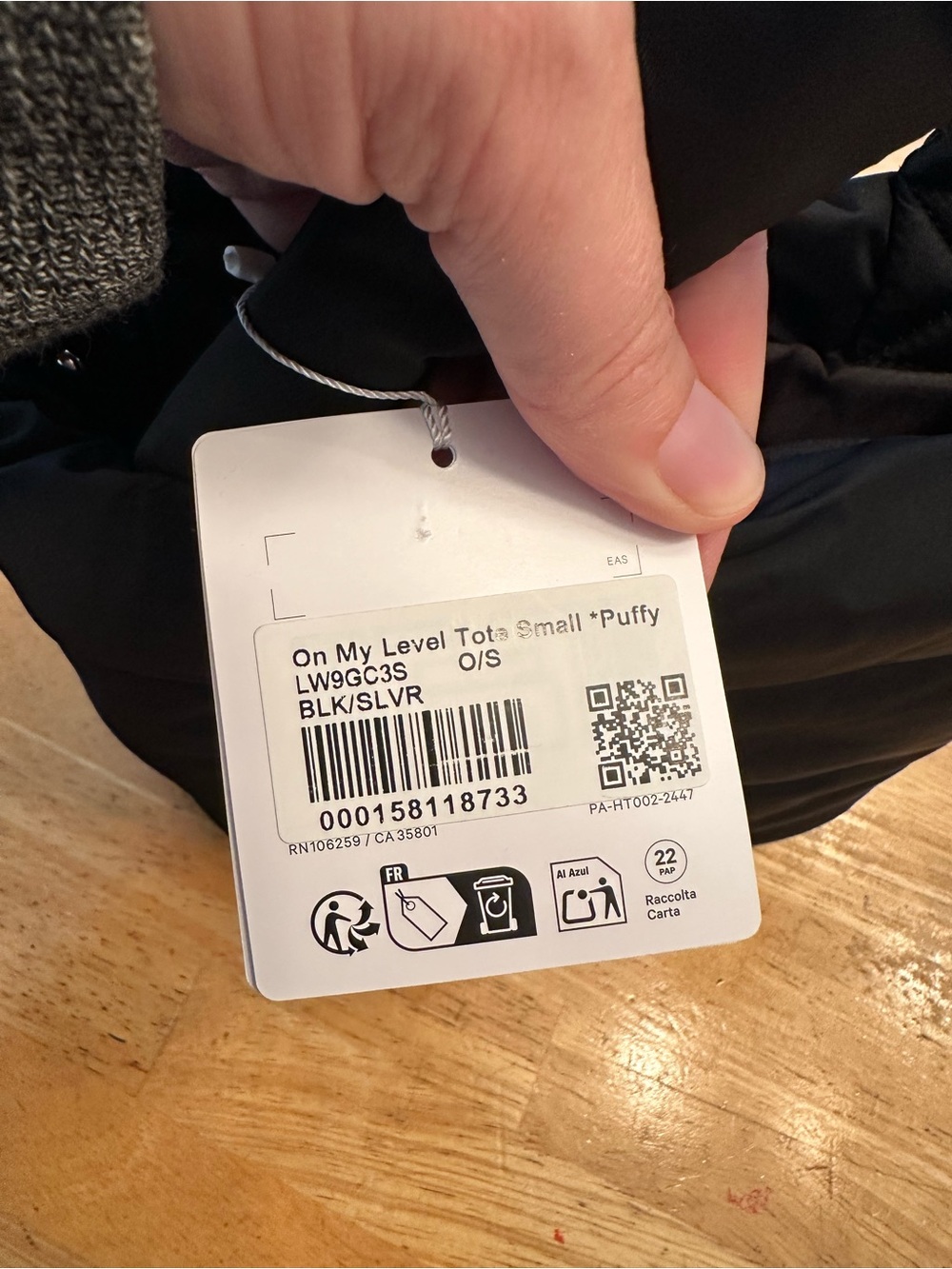 NWT Lululemon On My Level tote small puffy - Picture 6 of 6